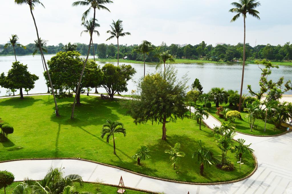 Inya Lake Hotel Yangon Exterior photo